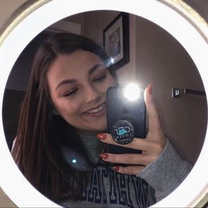 Meet your Posher, Emarie